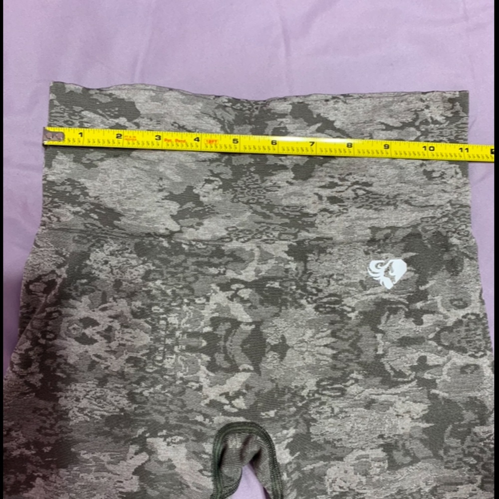 Women’s Best Spandex Bike Shorts 6” - Picture 3 of 5